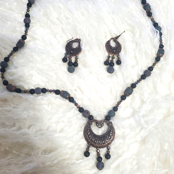 Vintage boho brass necklace and earrings set - Picture 3 of 10